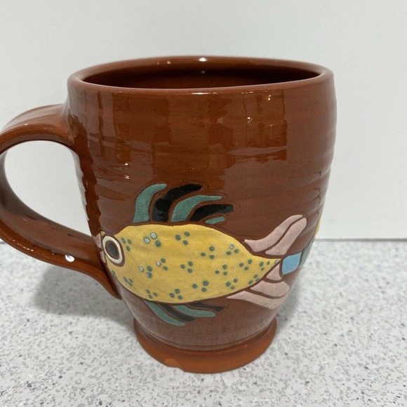 Pritchett & Shelby 1991 Art Pottery Mug redware colorful whimsical fish w/FLAW - Picture 4 of 11